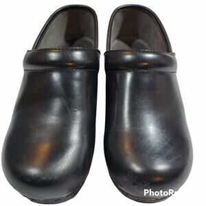 Dansko | Black Professional Clogs w/Slip Resistant Sole| Size 39 (US 8.5-9.0)